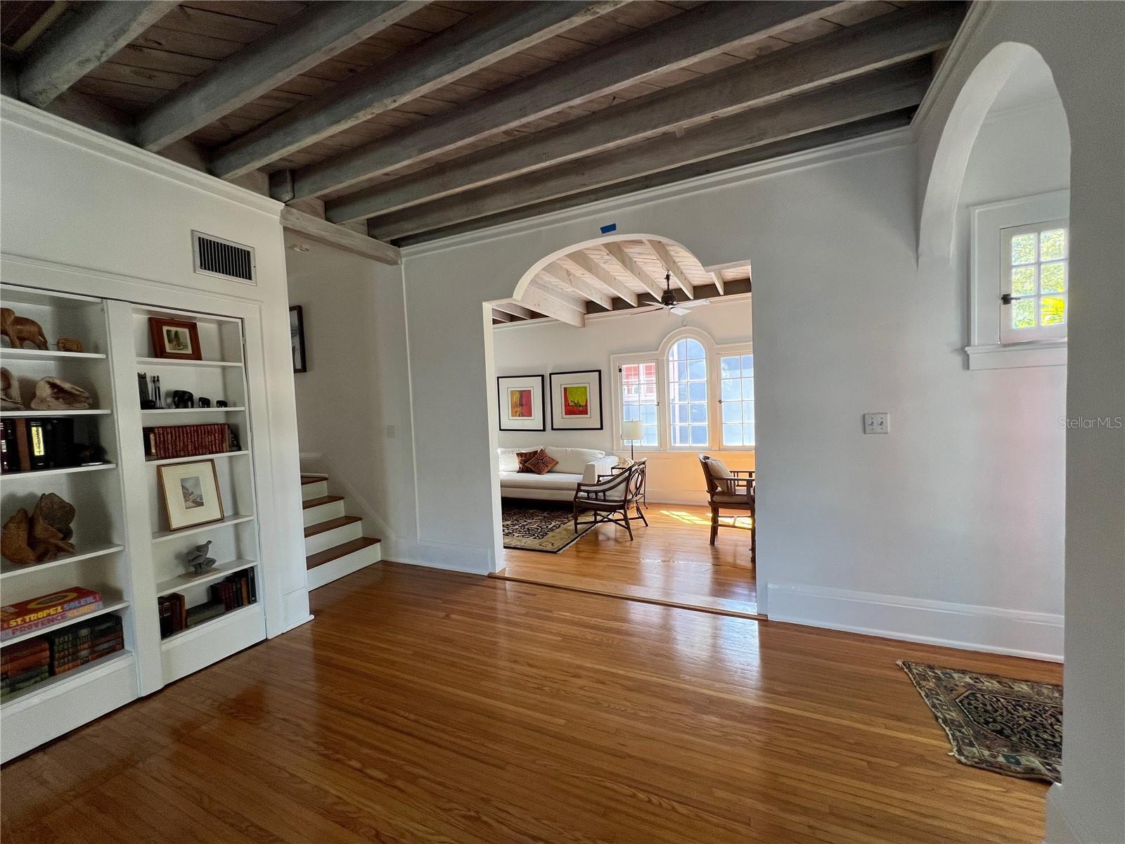 Image 27 of 69 For 318 Vitoria Avenue