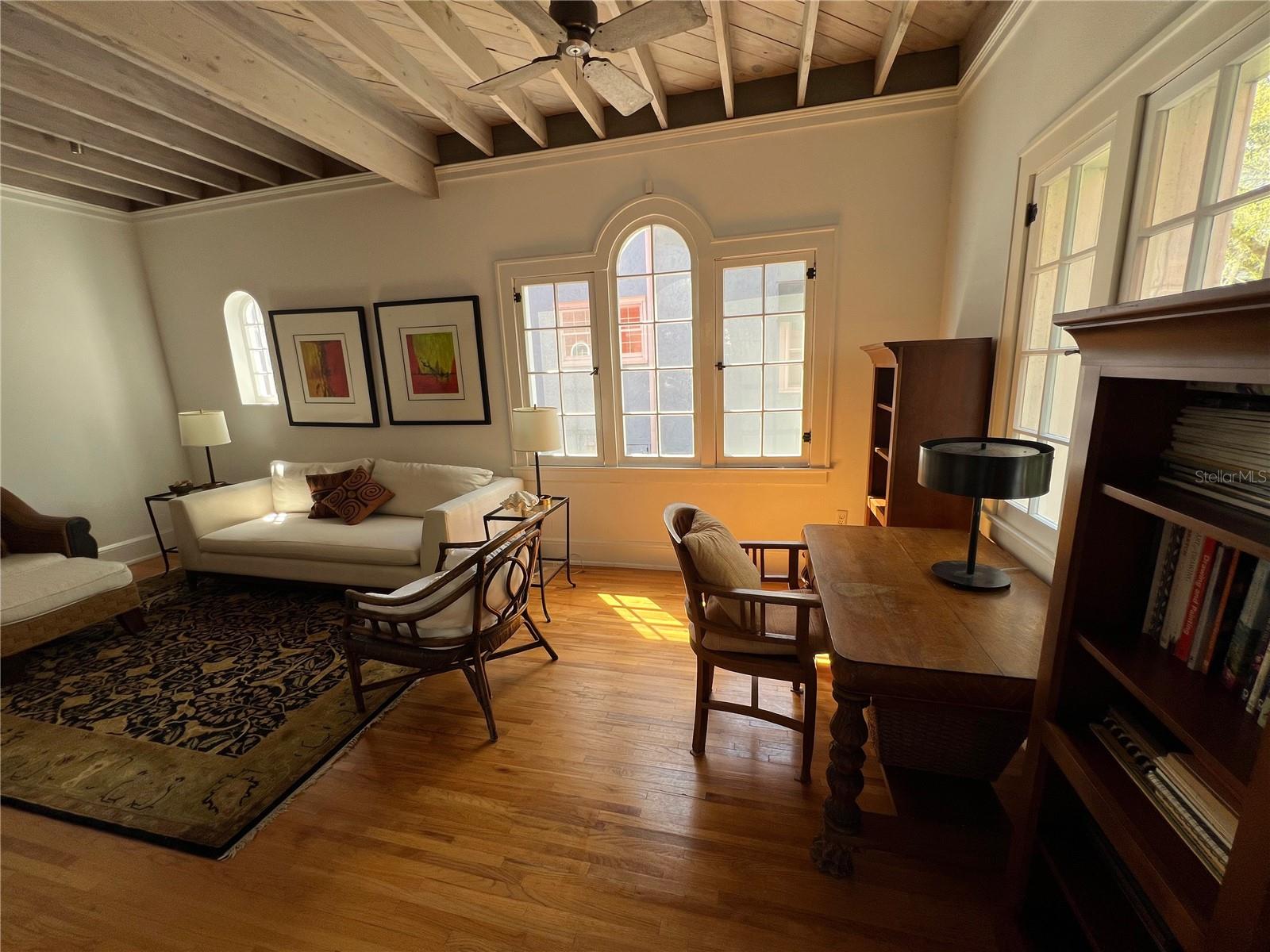 Image 28 of 69 For 318 Vitoria Avenue