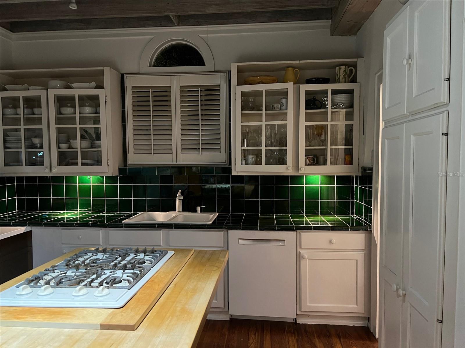 Image 33 of 69 For 318 Vitoria Avenue