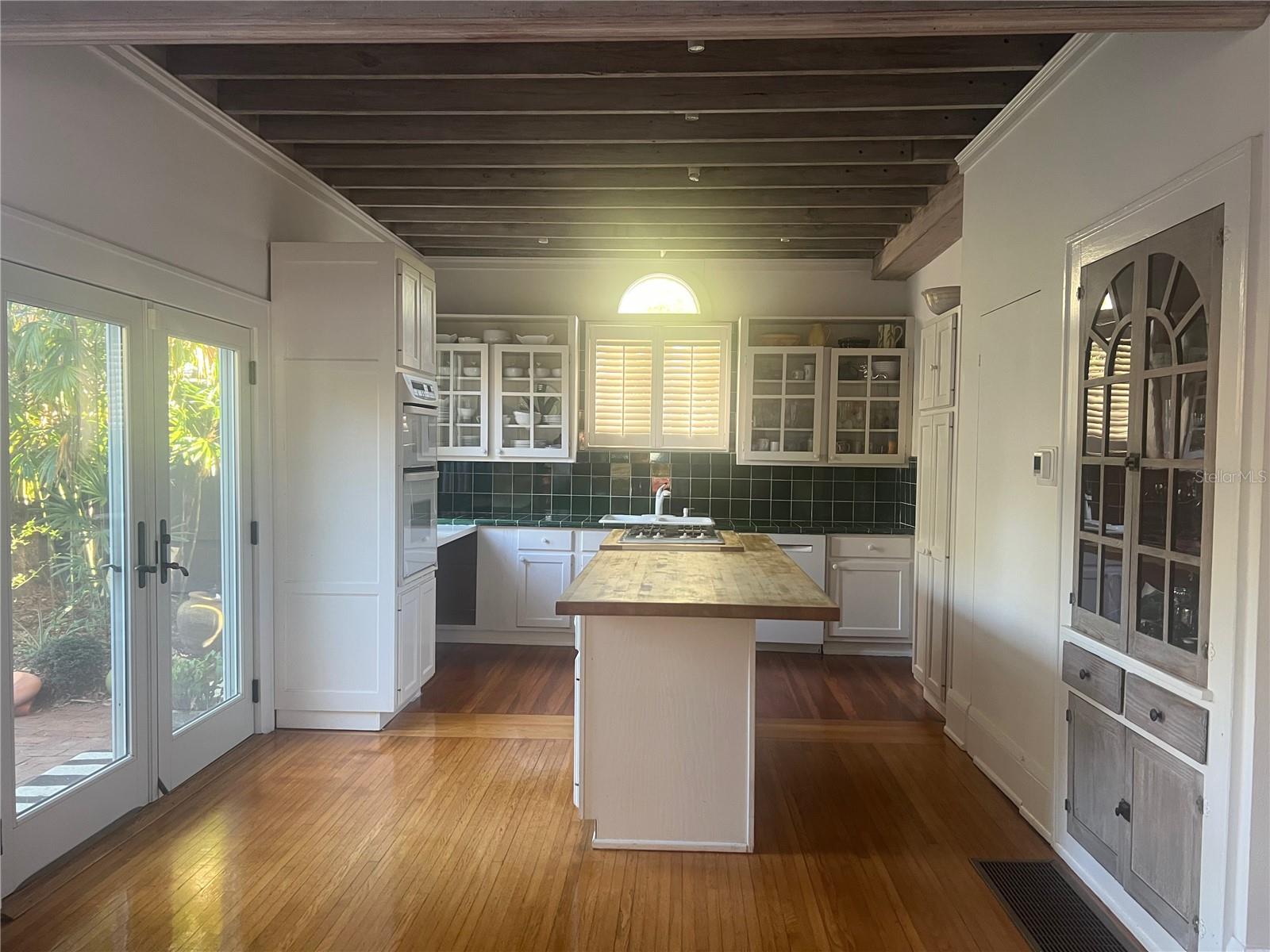 Image 34 of 69 For 318 Vitoria Avenue