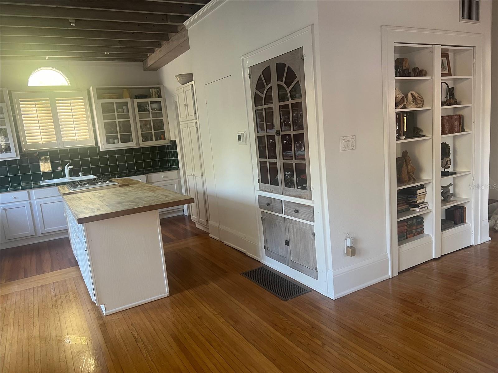 Image 35 of 69 For 318 Vitoria Avenue