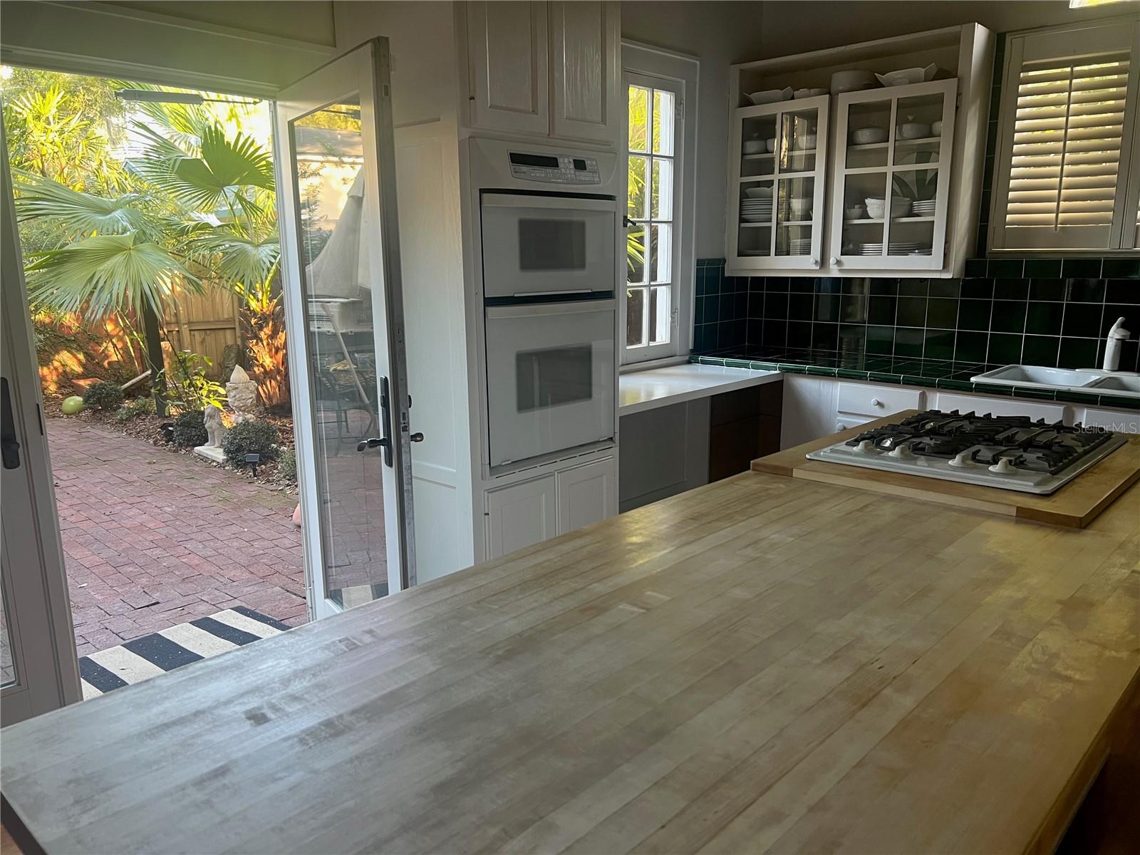 Image 36 of 69 For 318 Vitoria Avenue