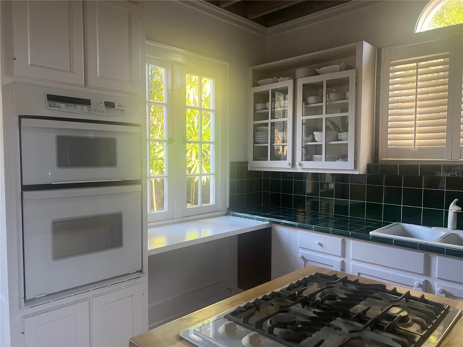 Image 37 of 69 For 318 Vitoria Avenue