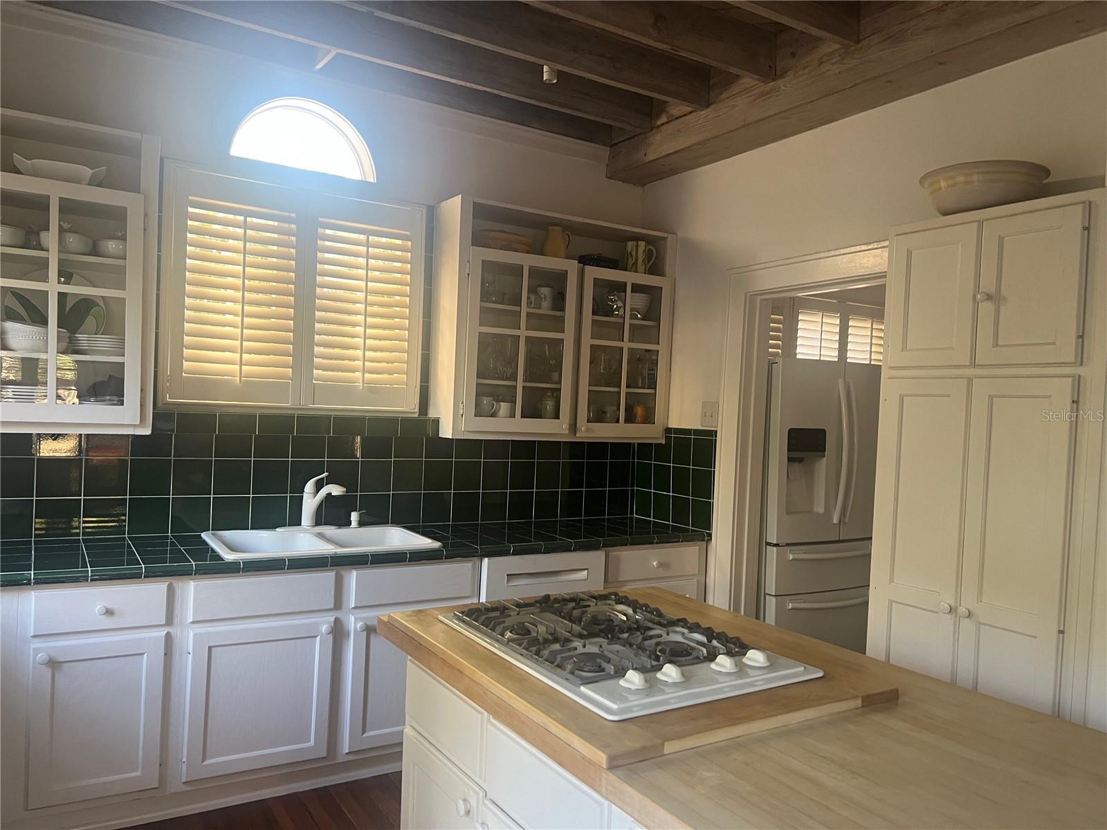 Image 38 of 69 For 318 Vitoria Avenue