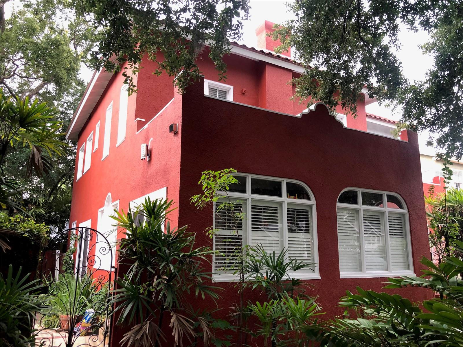 Image 4 of 69 For 318 Vitoria Avenue