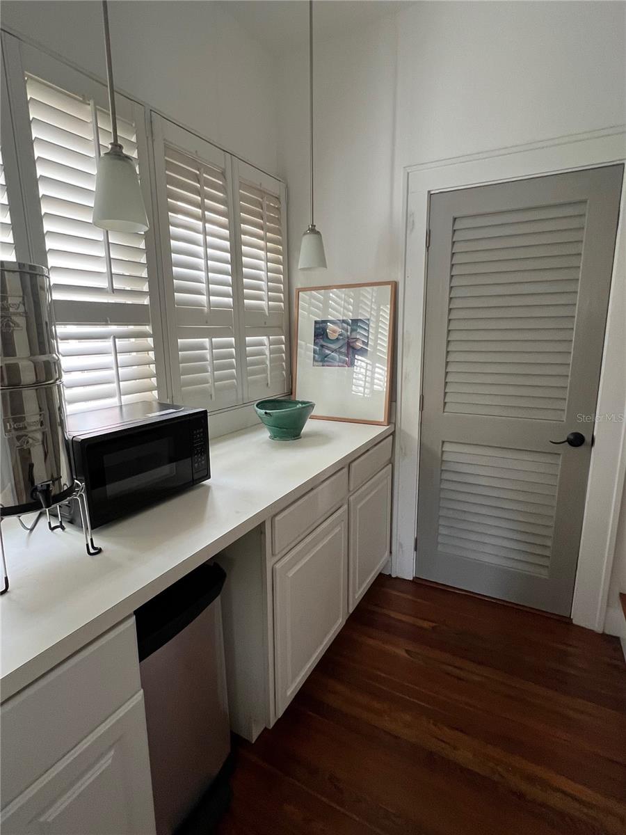 Image 40 of 69 For 318 Vitoria Avenue