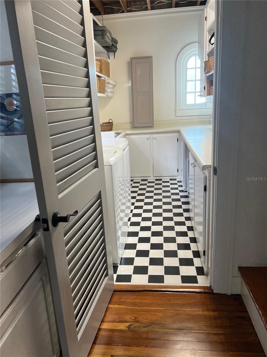 Image 41 of 69 For 318 Vitoria Avenue