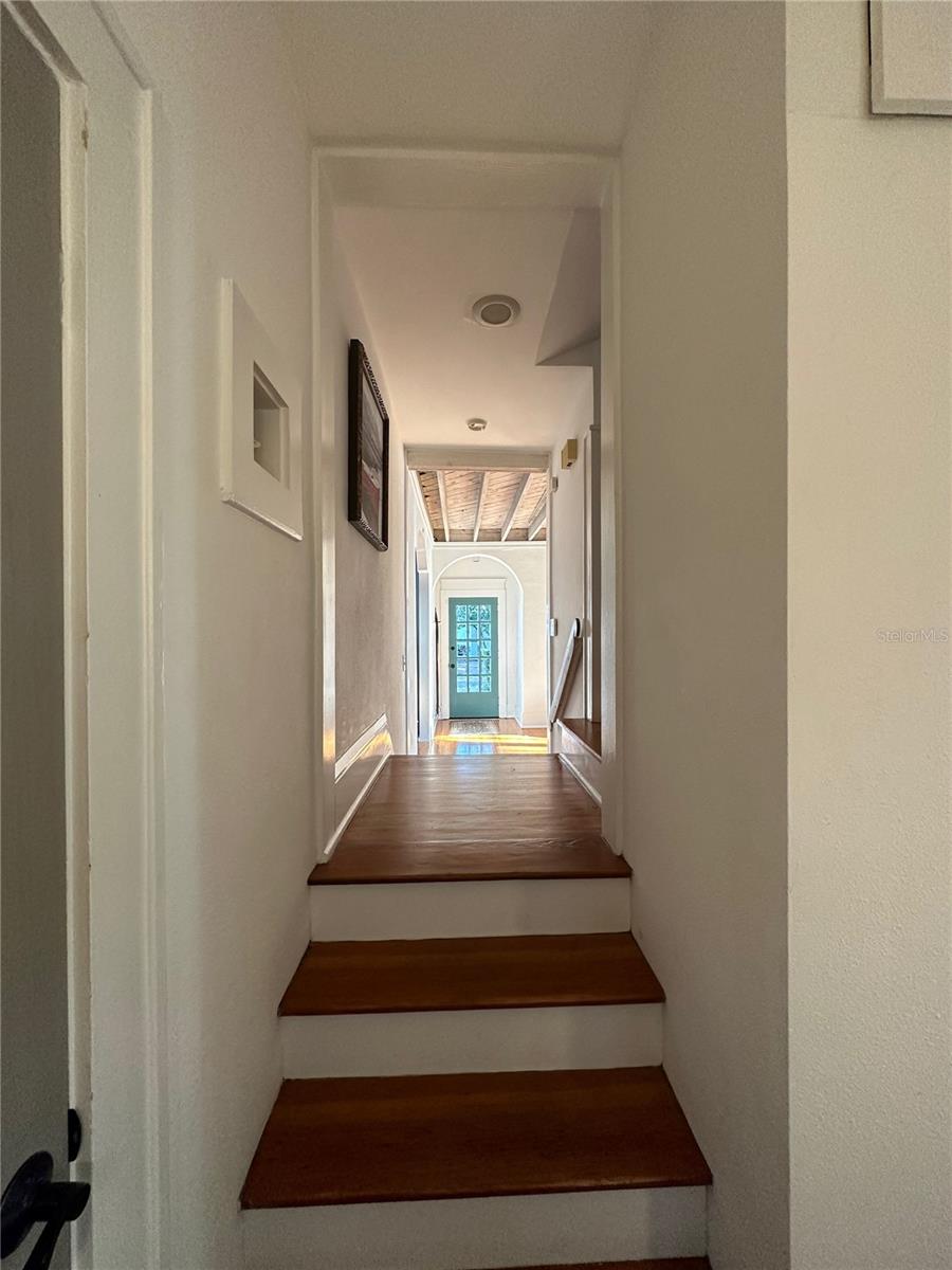 Image 47 of 69 For 318 Vitoria Avenue