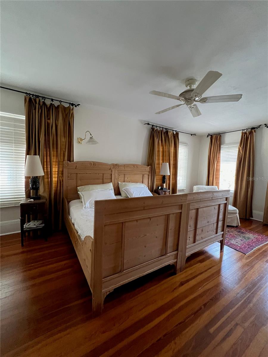 Image 59 of 69 For 318 Vitoria Avenue