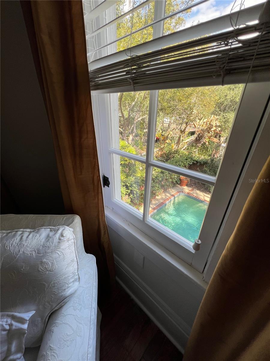 Image 60 of 69 For 318 Vitoria Avenue