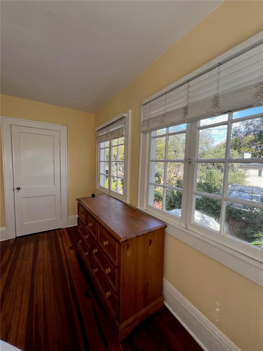 Image 64 of 69 For 318 Vitoria Avenue