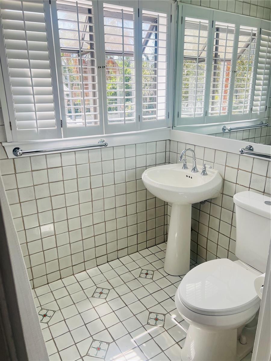 Image 65 of 69 For 318 Vitoria Avenue