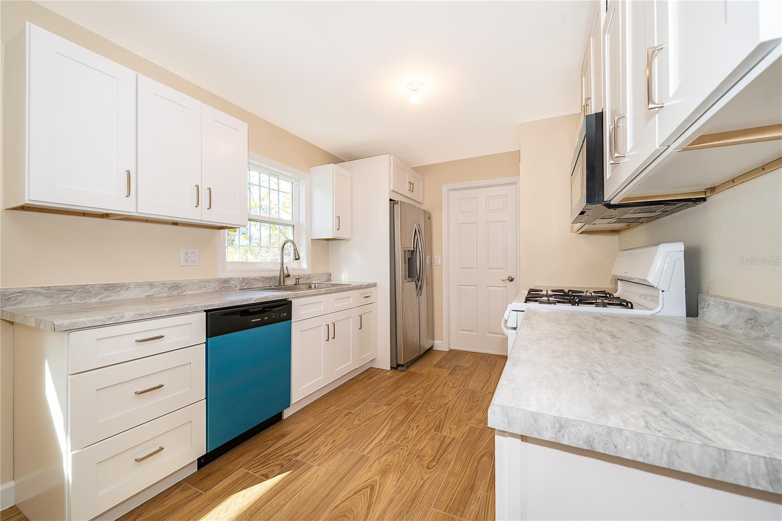 Image 11 of 28 For 141 Alhambra Avenue