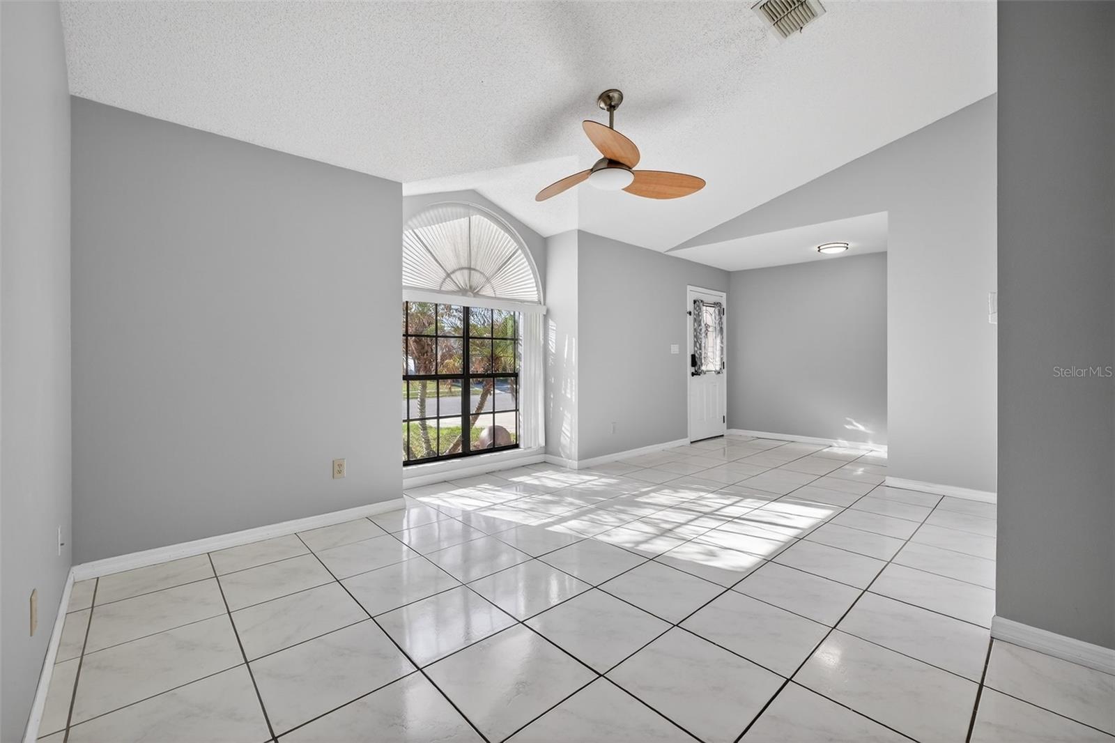 Image 11 of 46 For 10464 Bridlewood Avenue