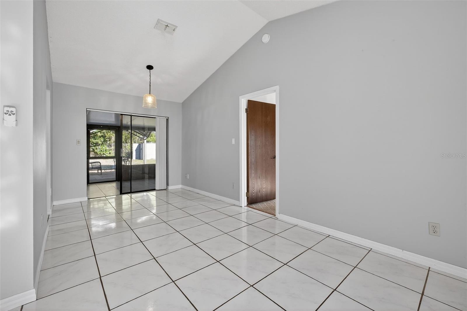 Image 13 of 46 For 10464 Bridlewood Avenue