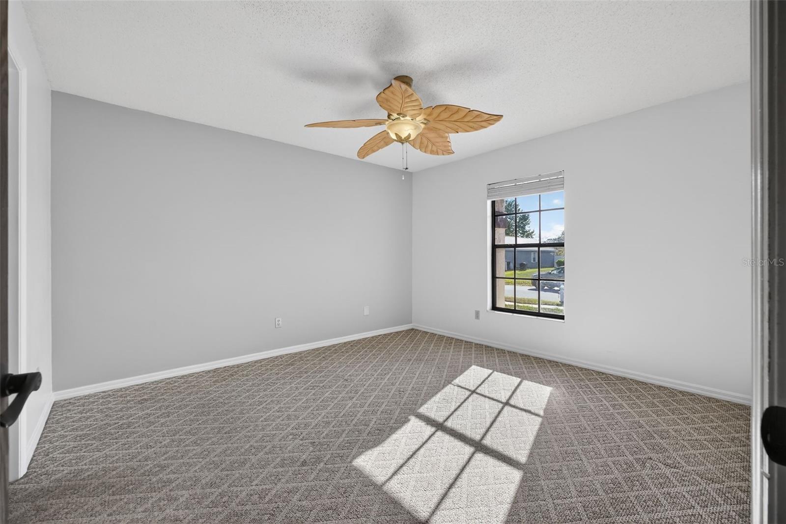 Image 14 of 46 For 10464 Bridlewood Avenue