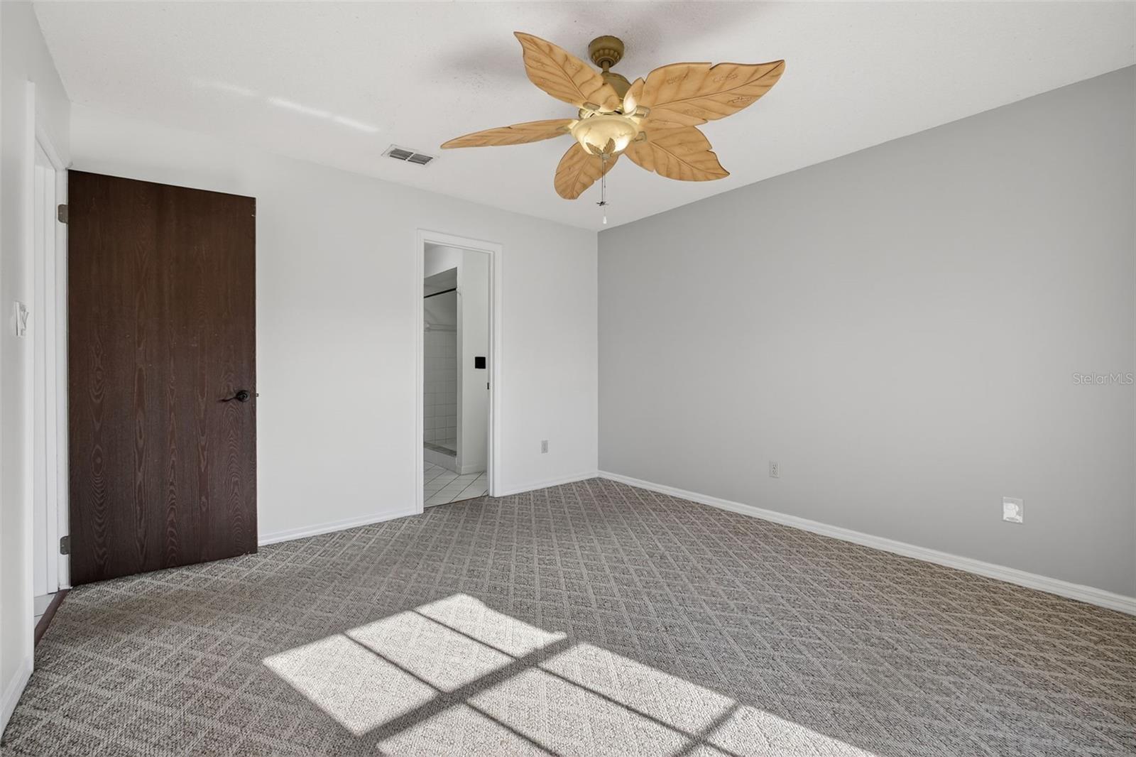 Image 15 of 46 For 10464 Bridlewood Avenue