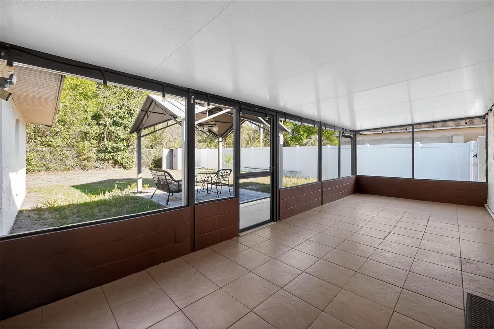 Image 28 of 46 For 10464 Bridlewood Avenue