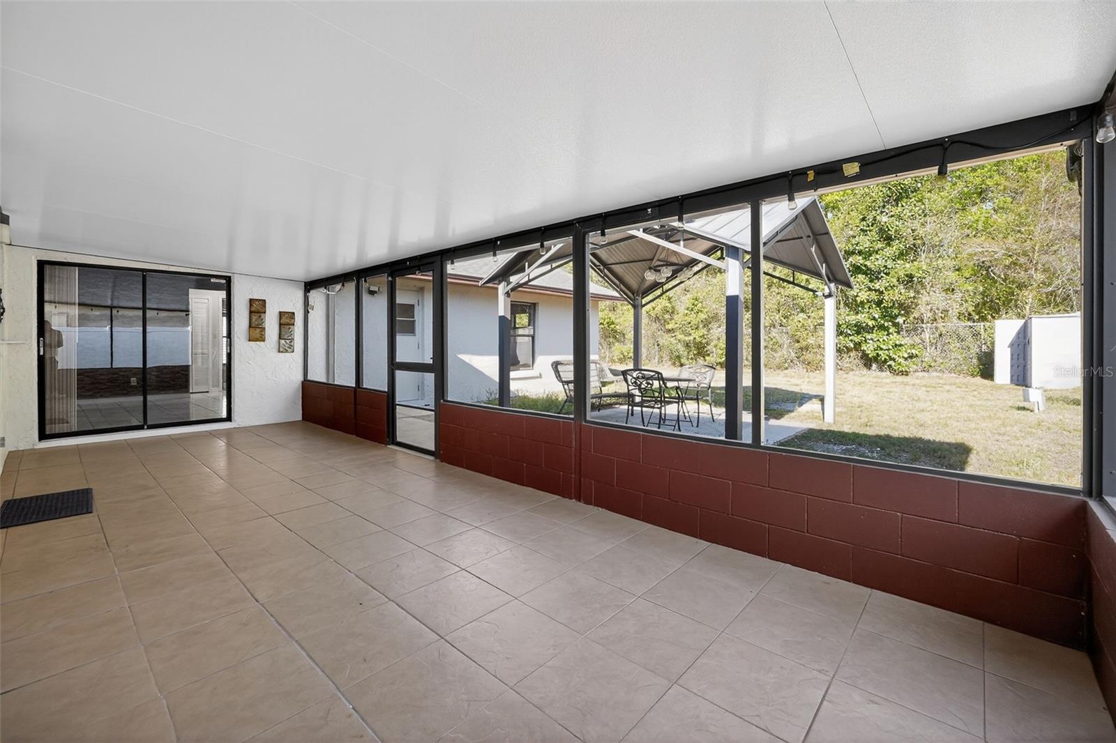 Image 29 of 46 For 10464 Bridlewood Avenue