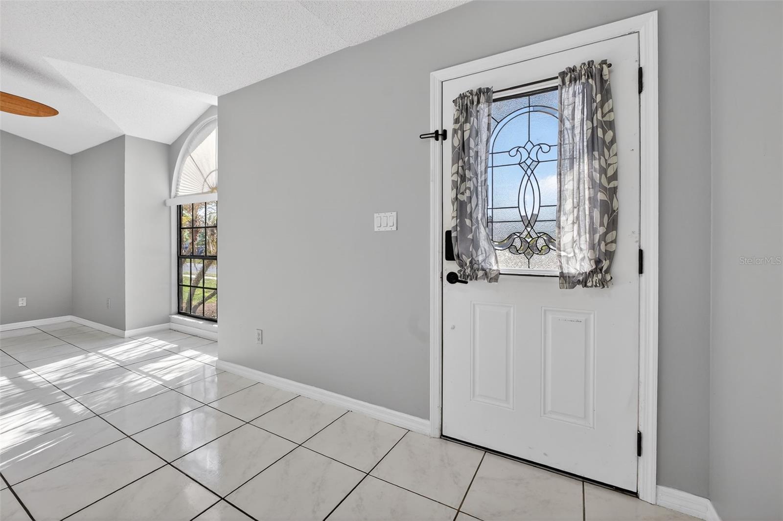 Image 3 of 46 For 10464 Bridlewood Avenue