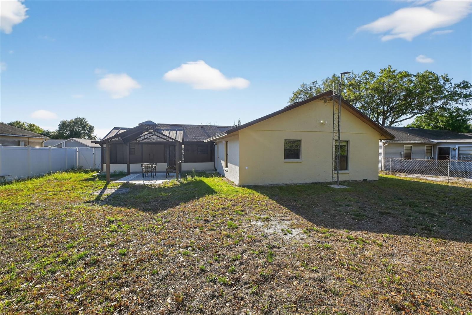 Image 34 of 46 For 10464 Bridlewood Avenue