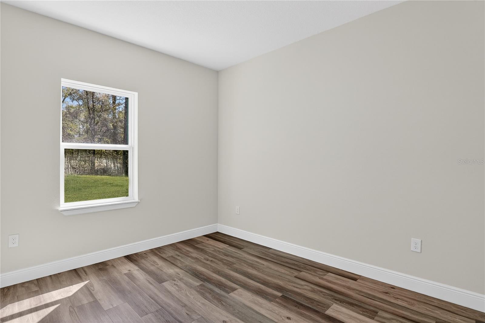 Listing photo id 12 for 10707 Hatari Drive