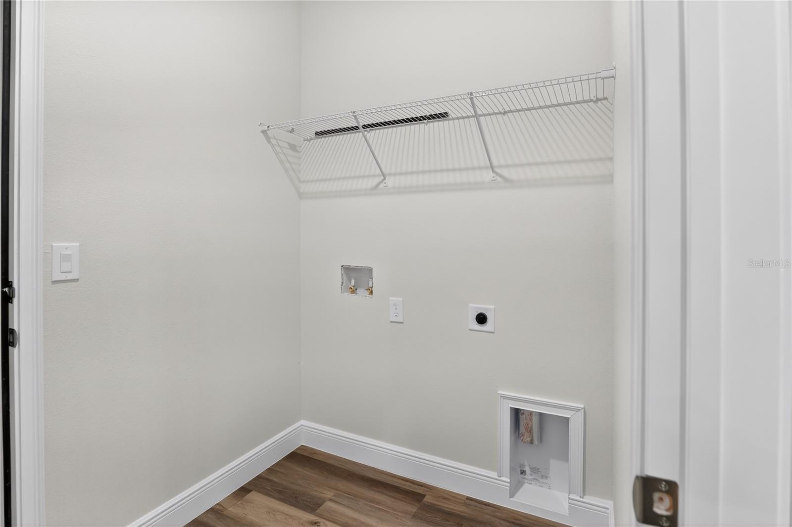 Listing photo id 20 for 10707 Hatari Drive