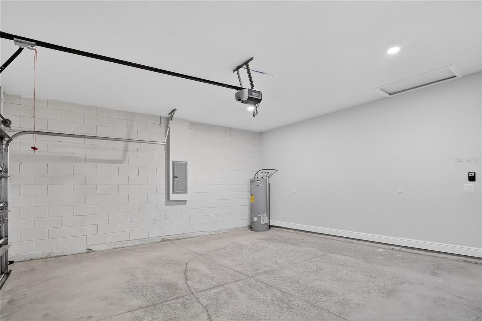 Listing photo id 22 for 10707 Hatari Drive