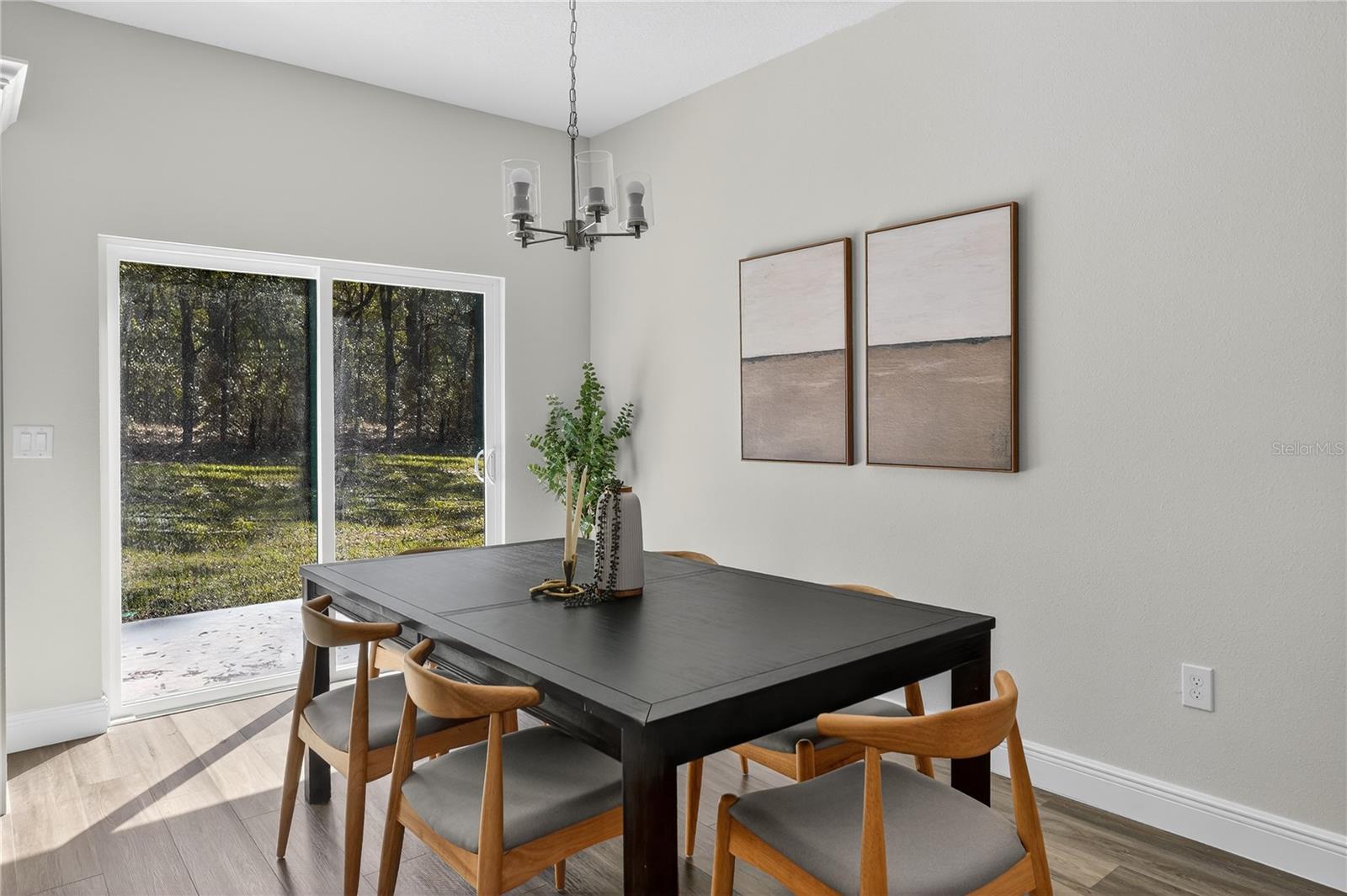 Listing photo id 2 for 10707 Hatari Drive