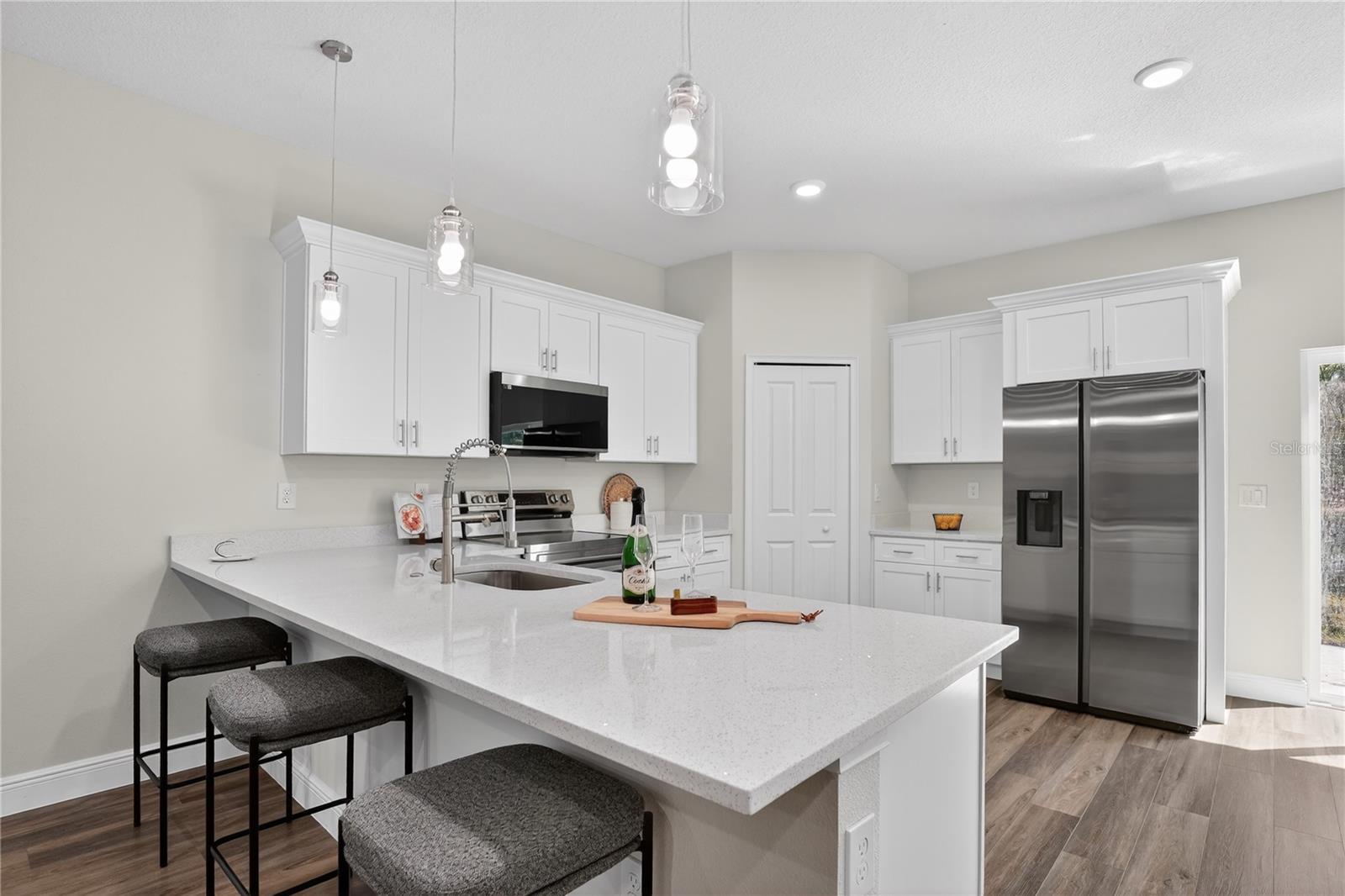 Listing photo id 6 for 10707 Hatari Drive