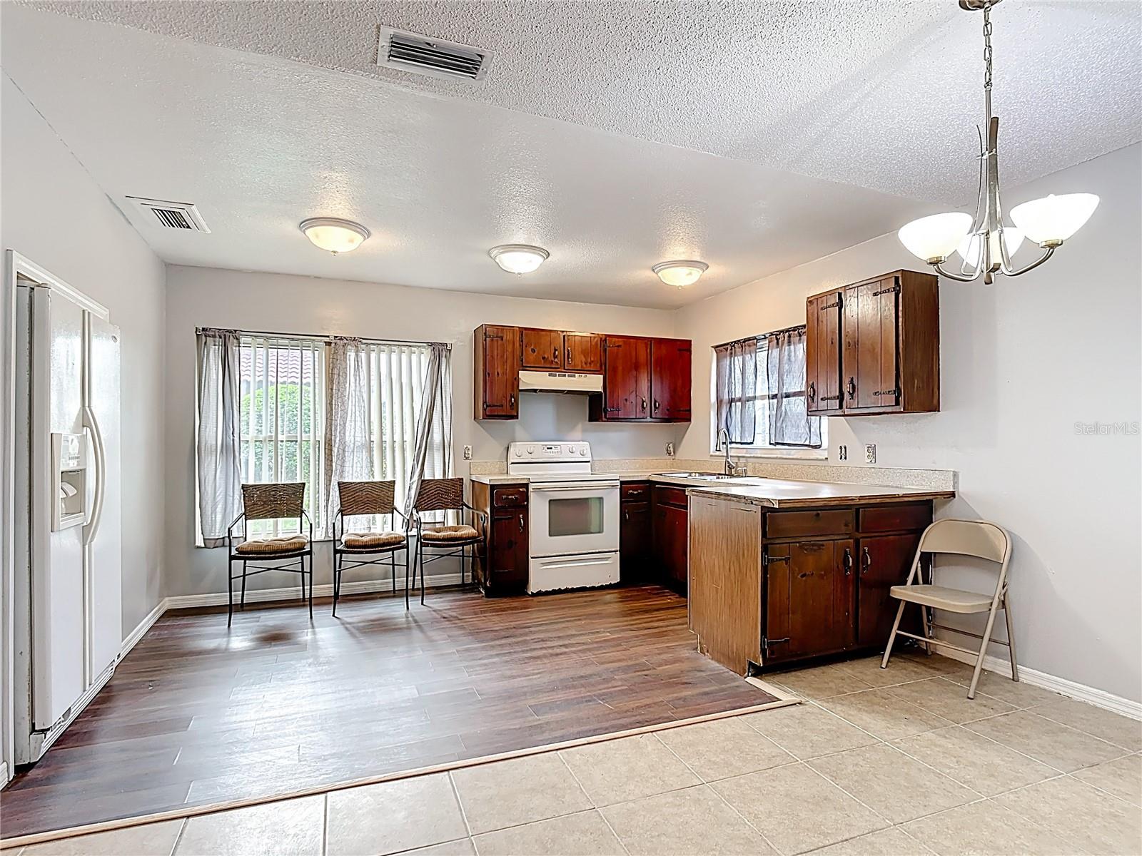 Image 10 of 23 For 571 Hunter Circle