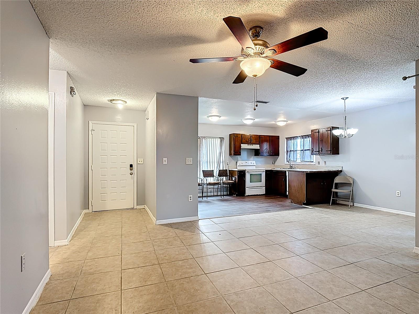 Image 6 of 23 For 571 Hunter Circle