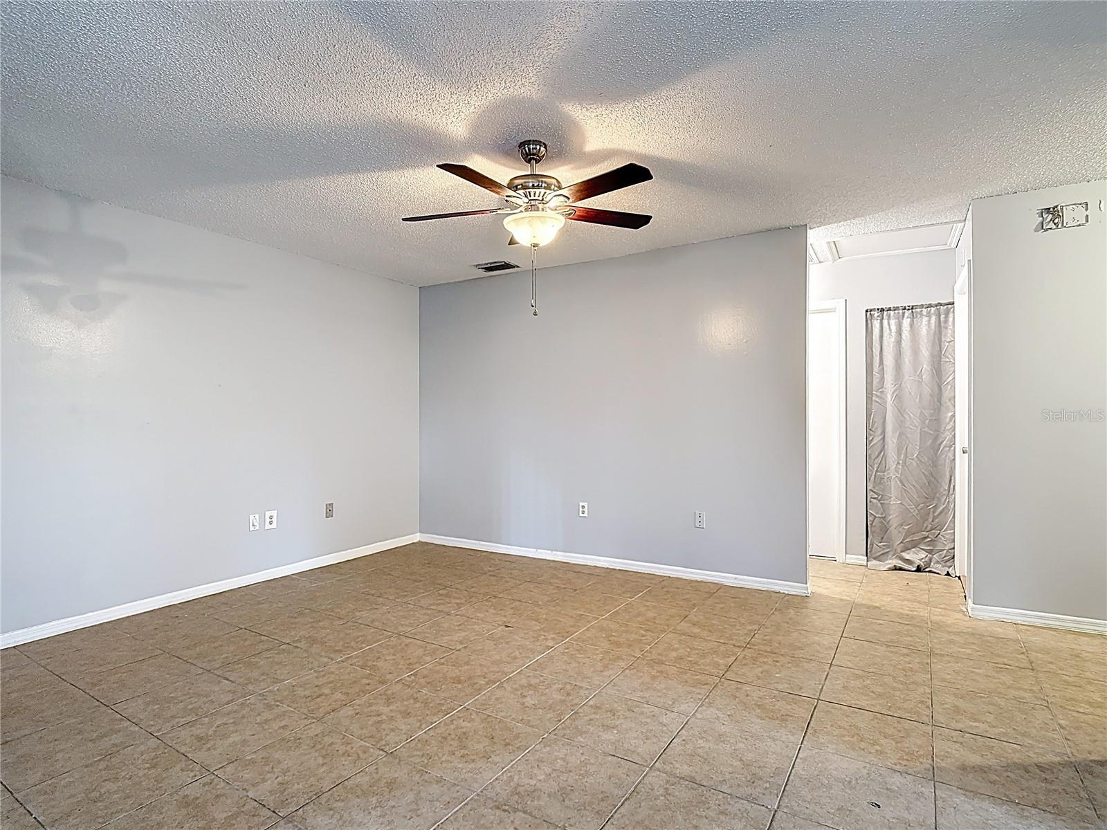 Image 8 of 23 For 571 Hunter Circle