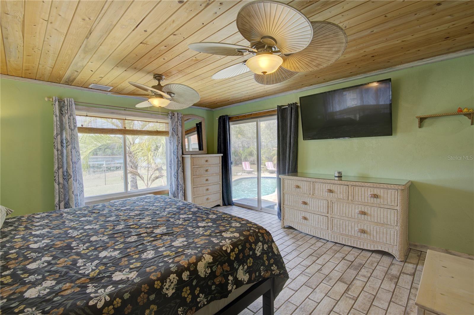 Image 22 of 54 For 290 Mitnik Drive