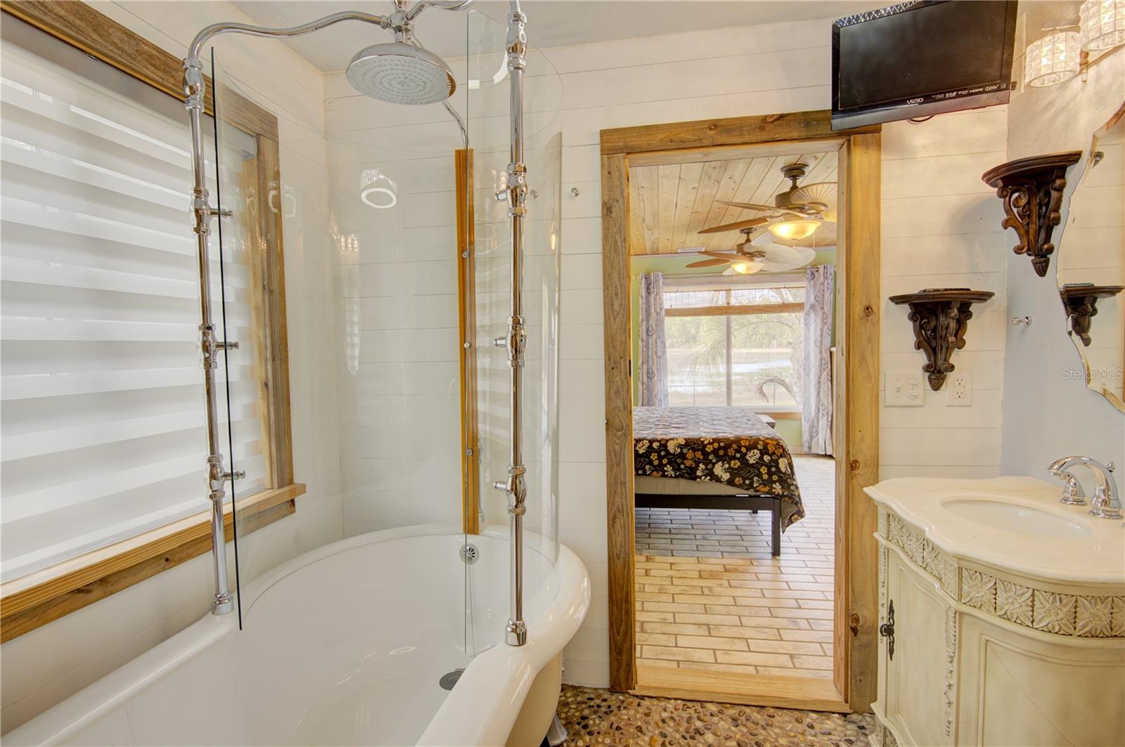 Image 27 of 54 For 290 Mitnik Drive