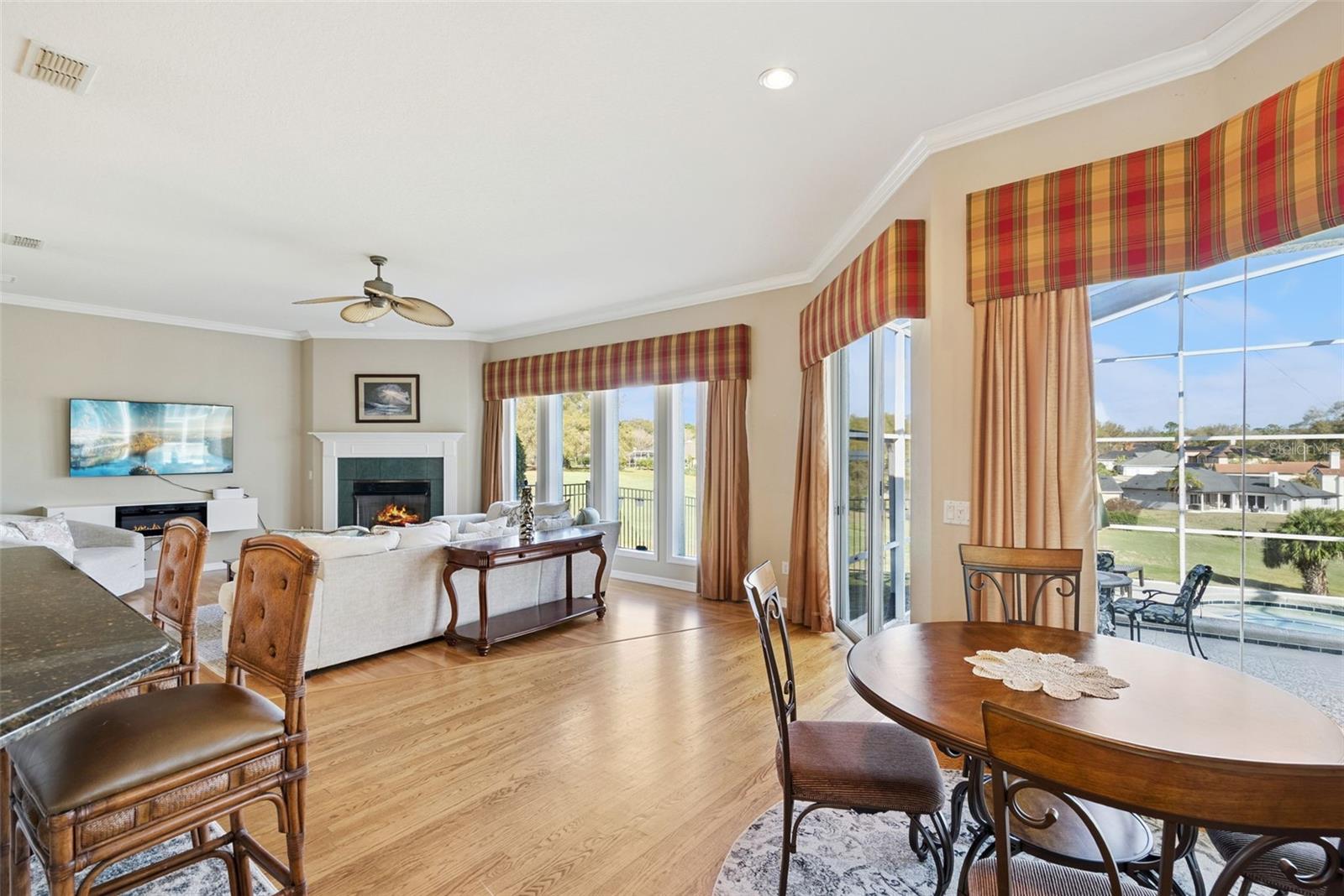 Image 11 of 62 For 407 Majestic Oak Drive