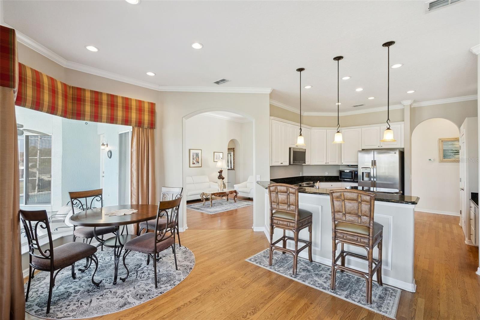 Image 12 of 62 For 407 Majestic Oak Drive