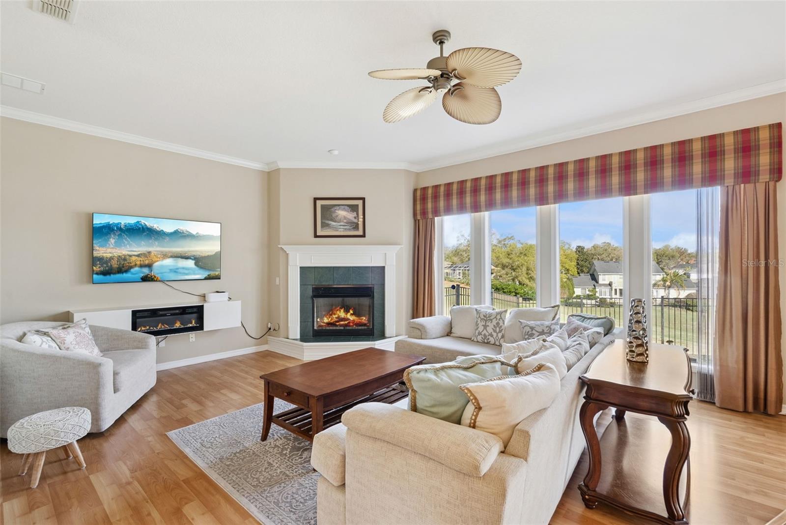 Image 17 of 62 For 407 Majestic Oak Drive