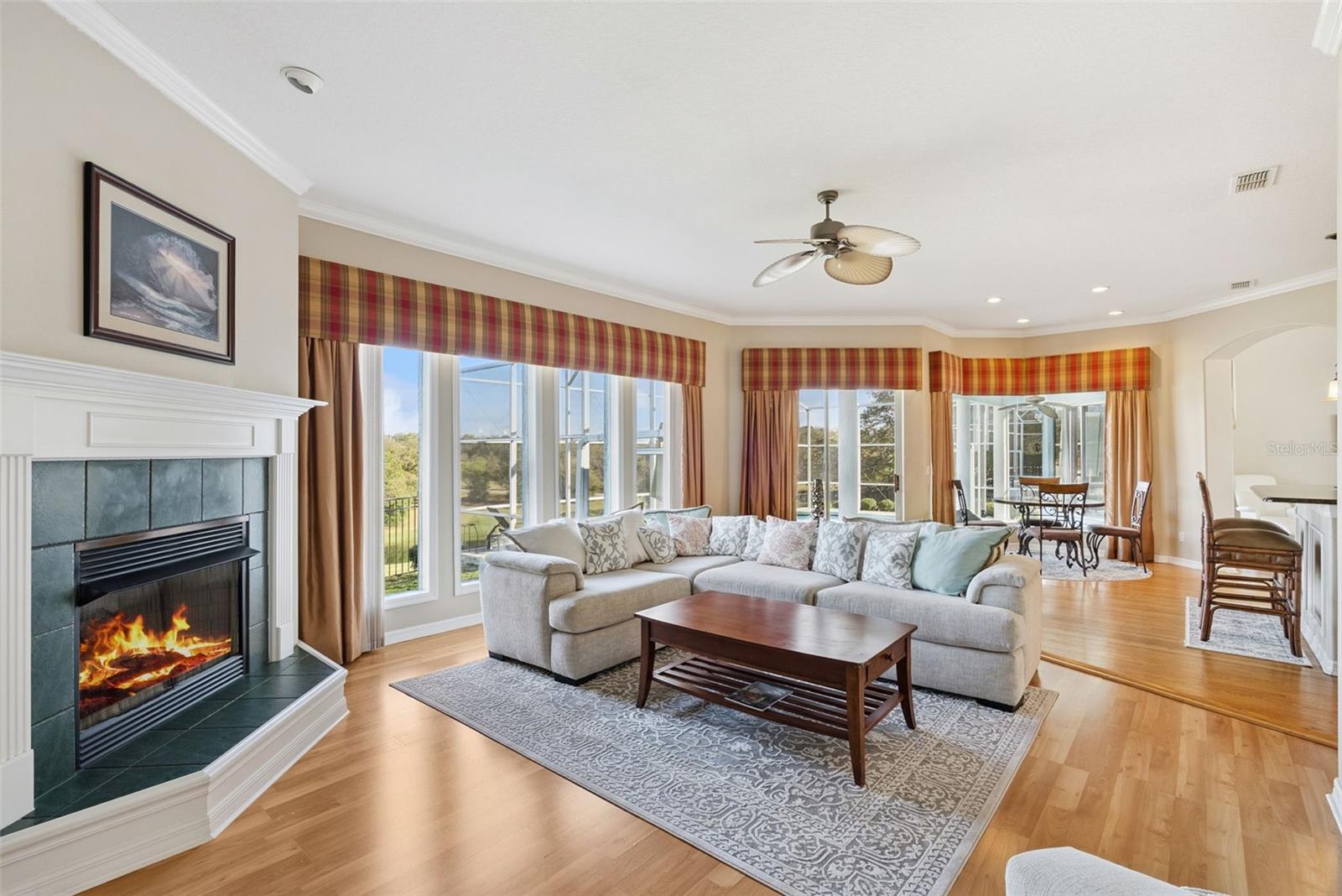 Image 18 of 62 For 407 Majestic Oak Drive