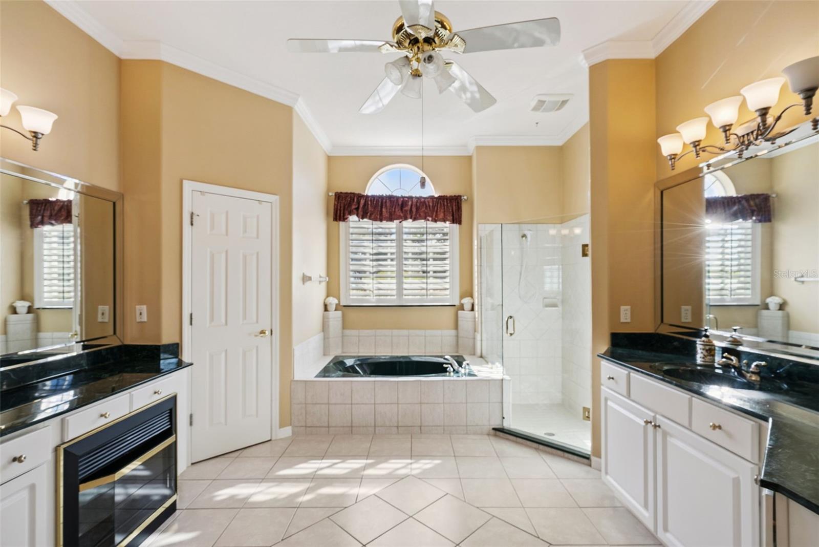 Image 25 of 62 For 407 Majestic Oak Drive