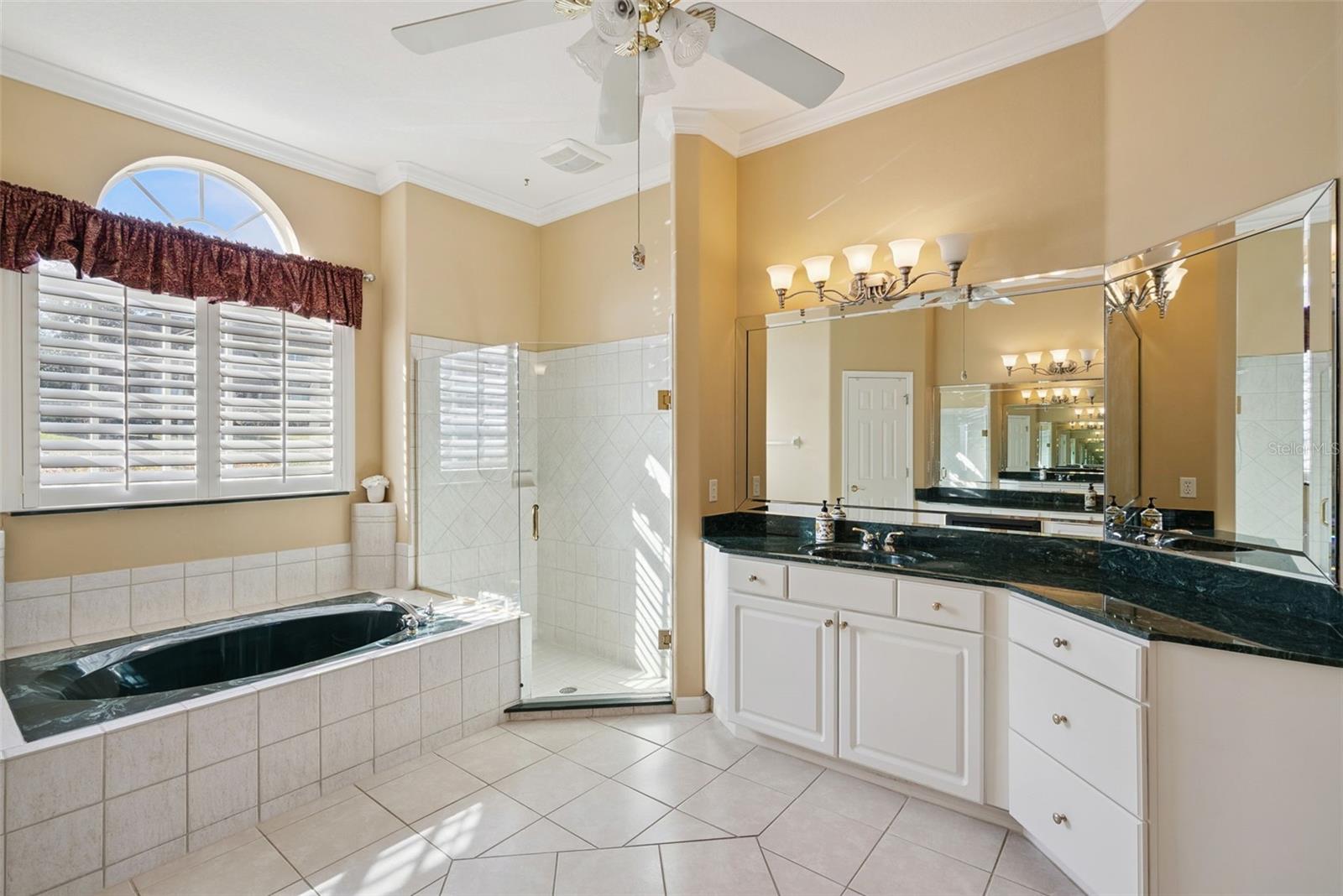 Image 27 of 62 For 407 Majestic Oak Drive