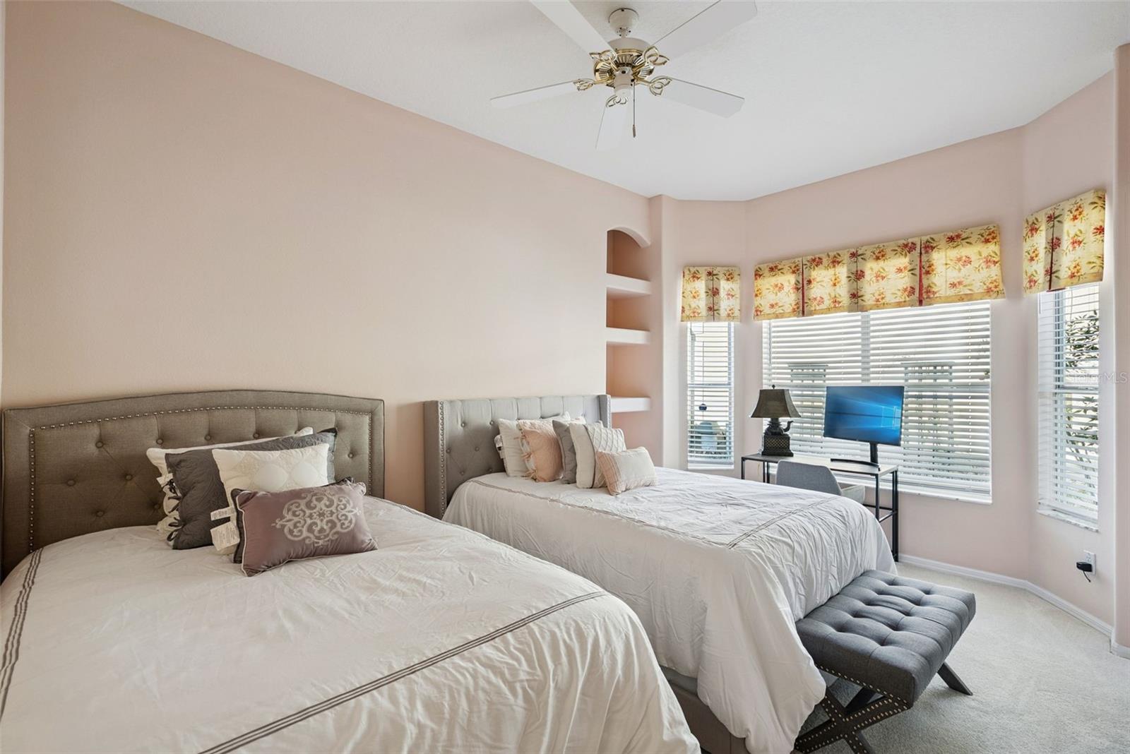 Image 33 of 62 For 407 Majestic Oak Drive