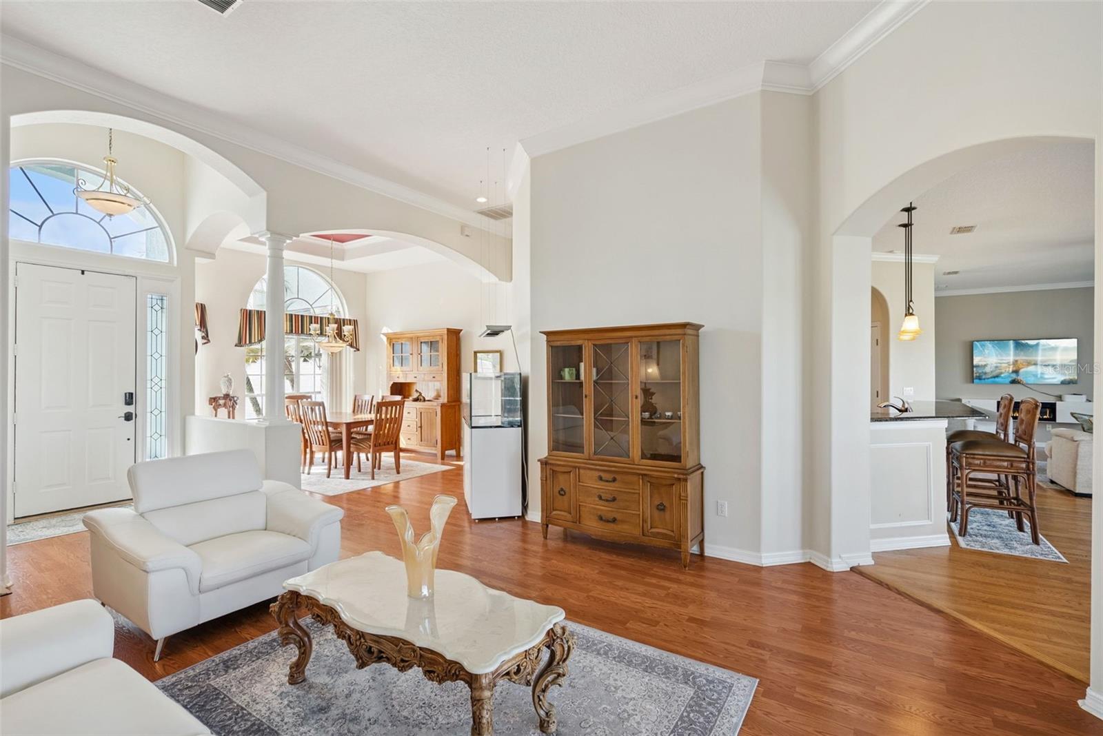 Image 4 of 62 For 407 Majestic Oak Drive