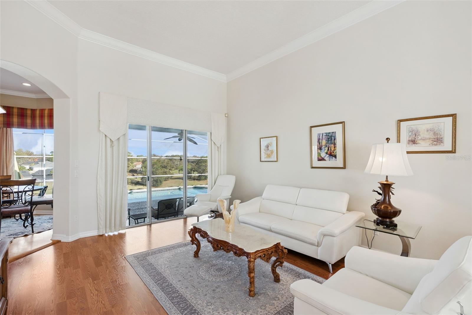 Image 7 of 62 For 407 Majestic Oak Drive