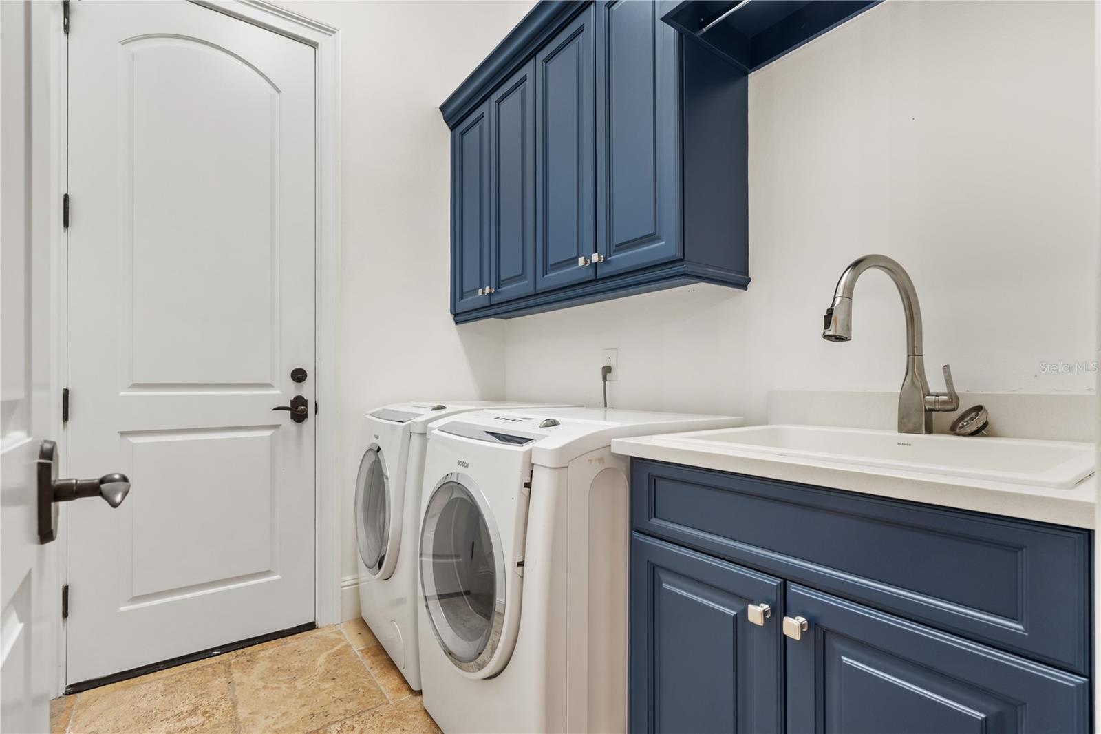 Image 12 of 47 For 9841 Covent Garden Drive