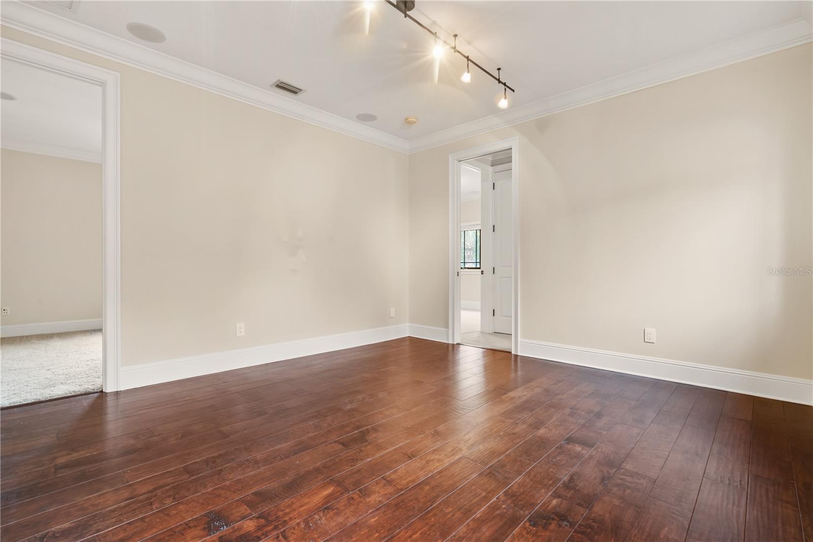 Image 33 of 47 For 9841 Covent Garden Drive