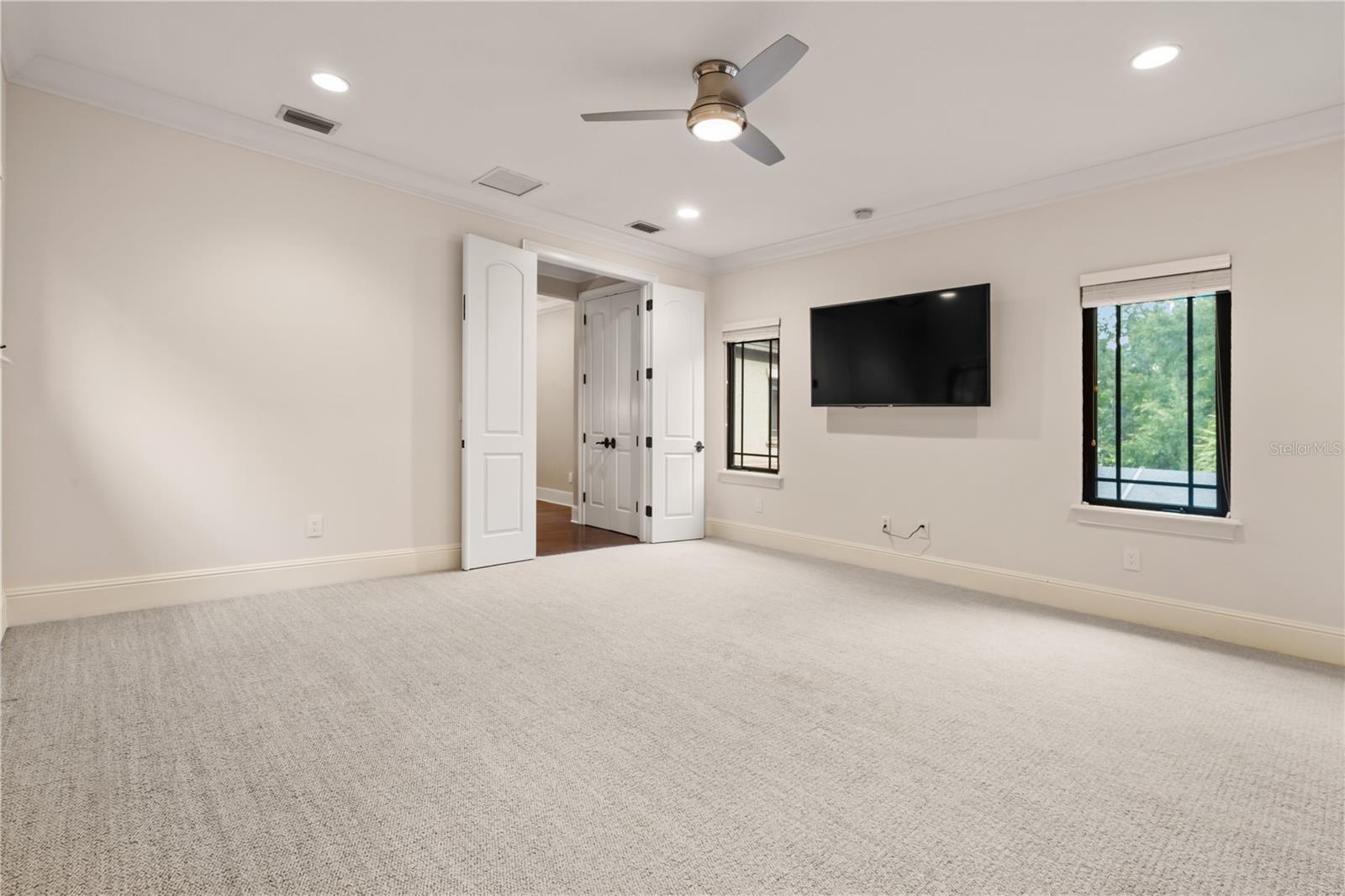 Image 36 of 47 For 9841 Covent Garden Drive