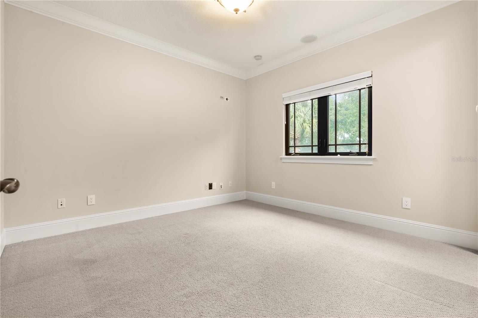 Image 39 of 47 For 9841 Covent Garden Drive