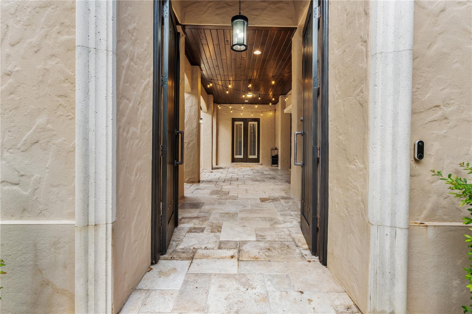 Image 4 of 47 For 9841 Covent Garden Drive