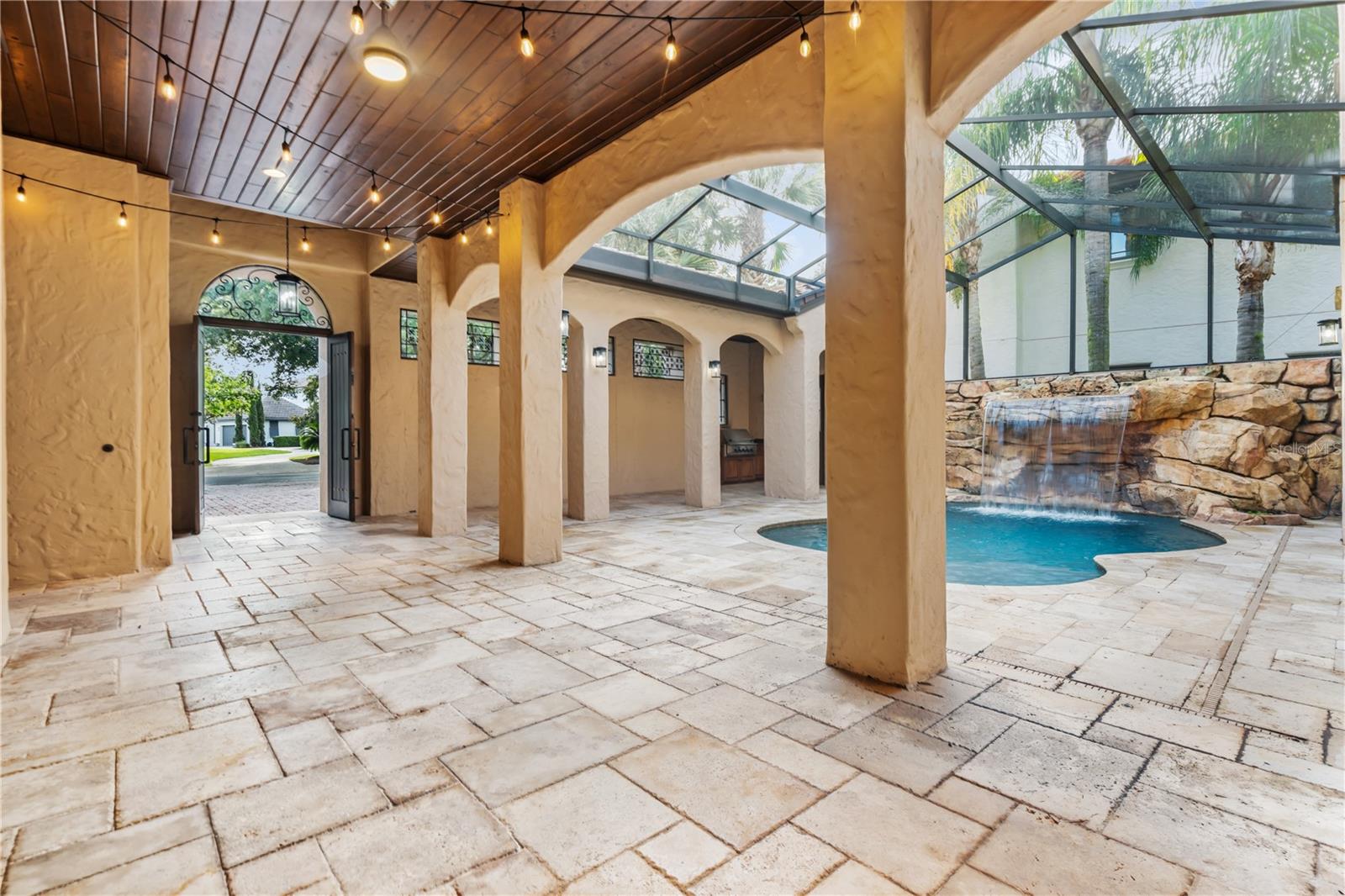 Image 6 of 47 For 9841 Covent Garden Drive